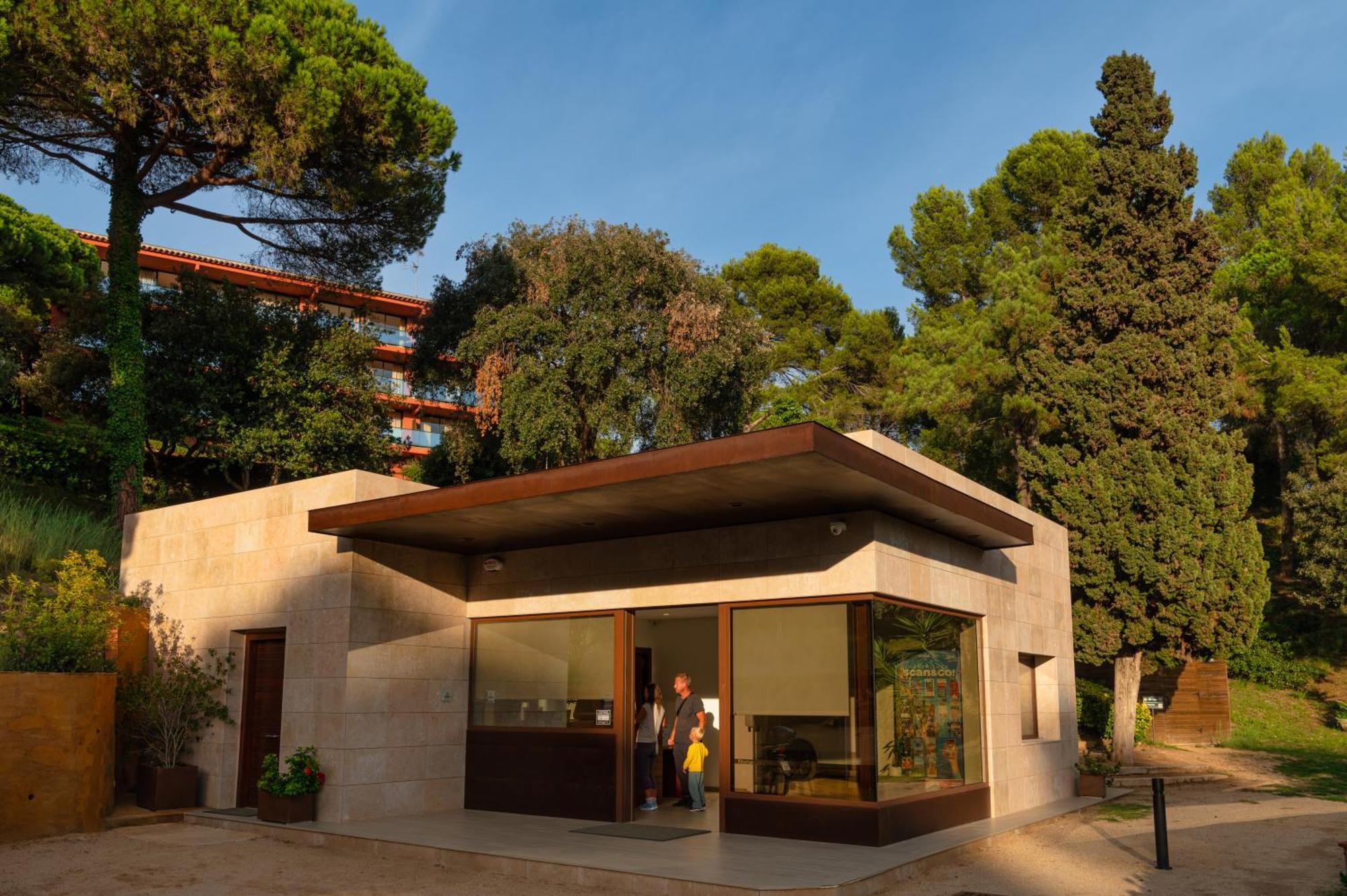 Albamar Apartaments Lloret de Mar Bagian luar foto